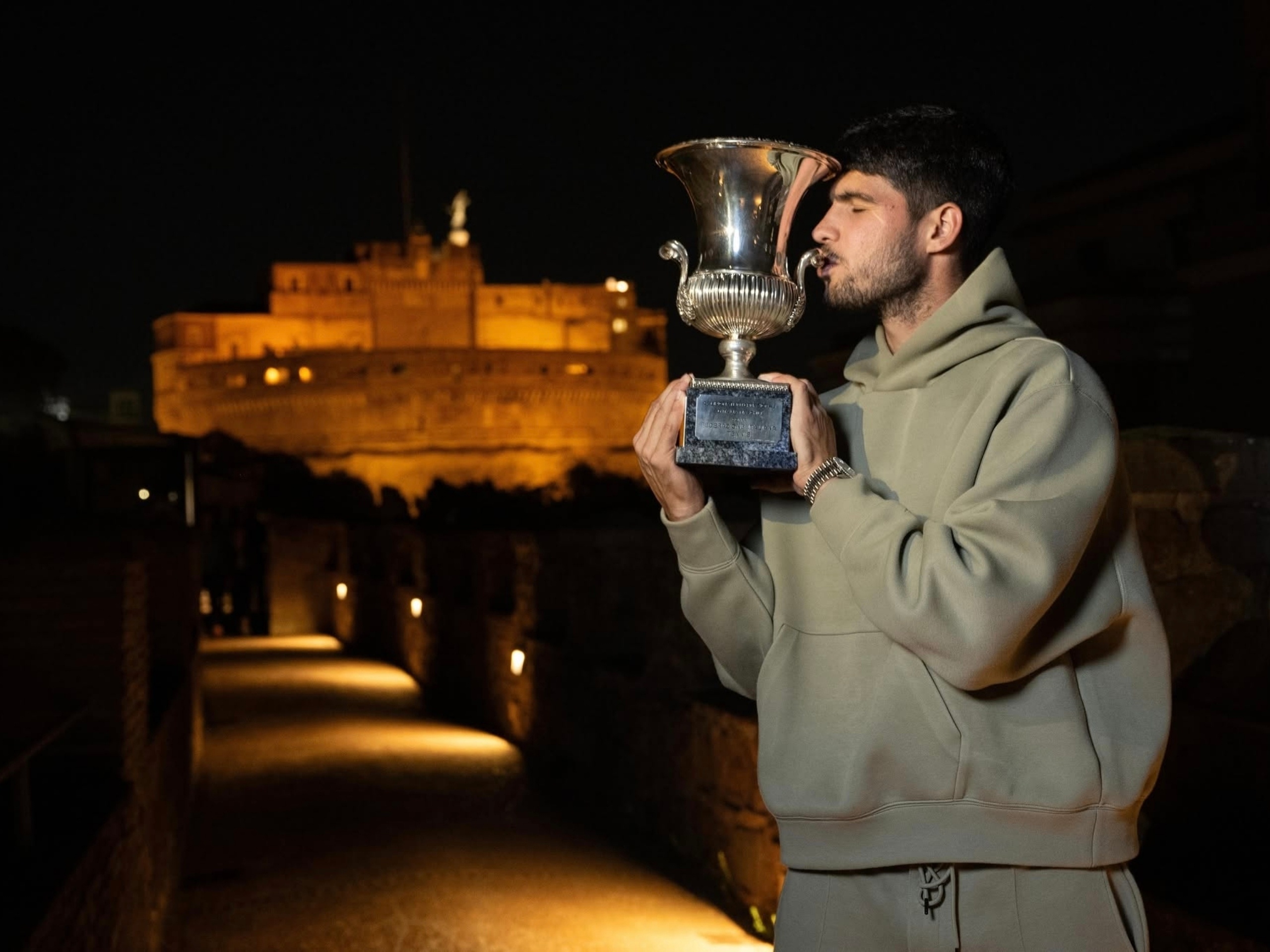 爱游戏官网-法网力克拉沃尔杯，鲁德带队取胜