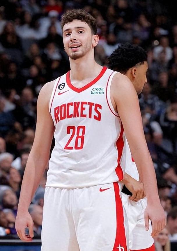 凯尔特人险胜掘金,范弗利特点燃赛场 凯尔特人险胜掘金,范弗利特点燃赛场